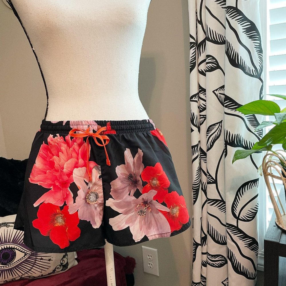 Old Navy Go Dry floral running shorts M